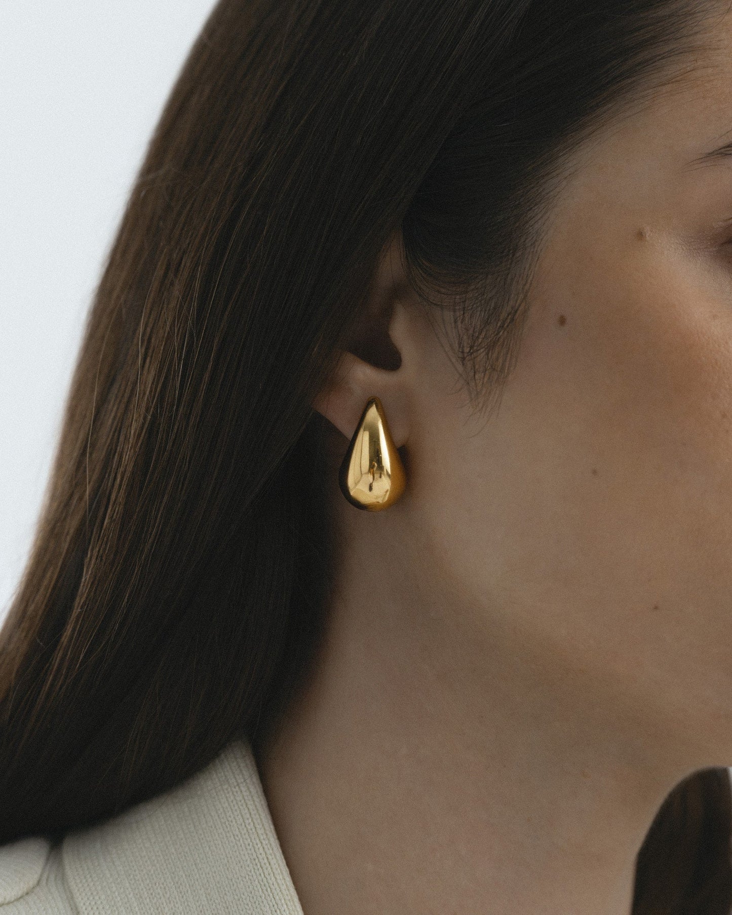 Plain daring large earring