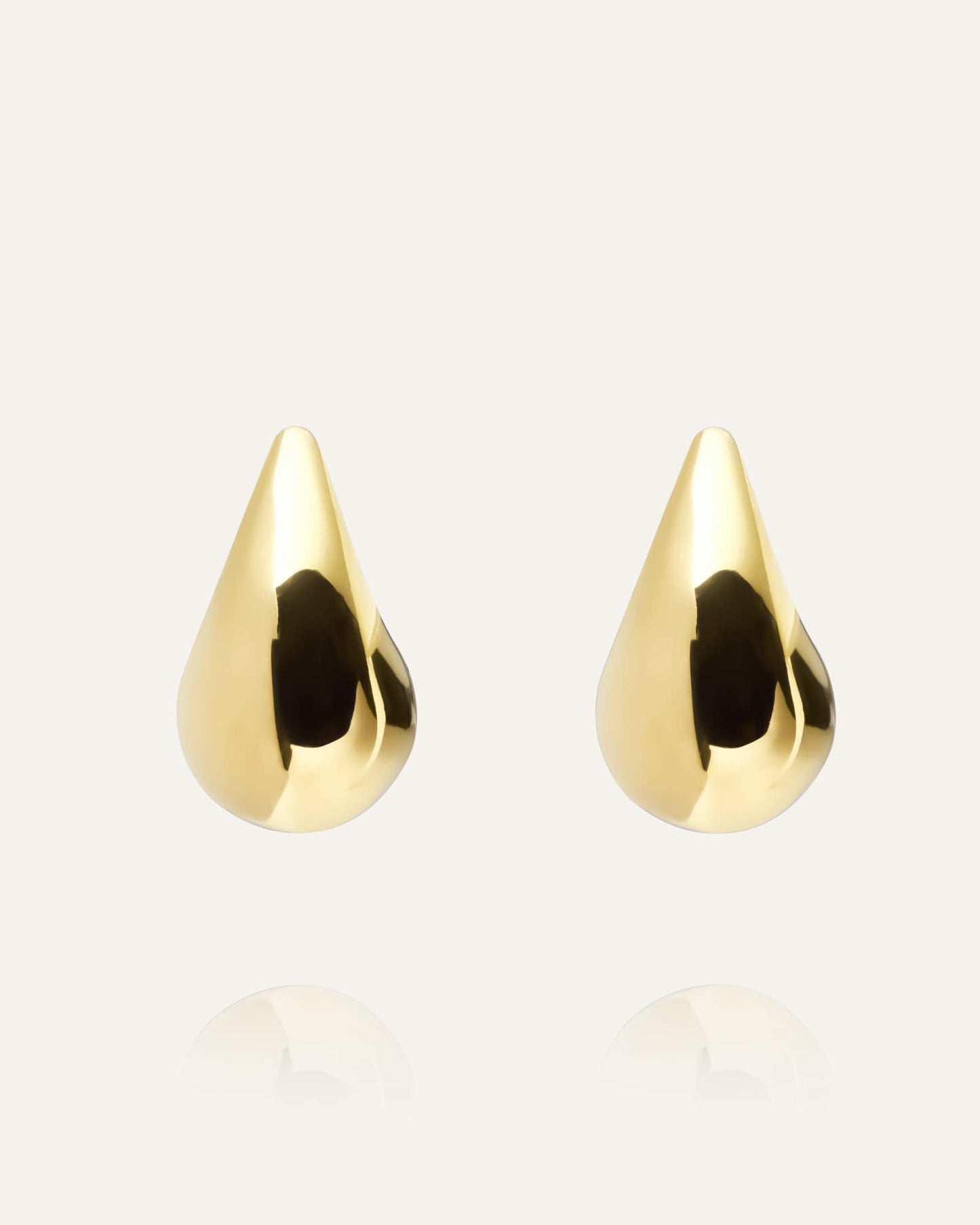 Plain daring large earring