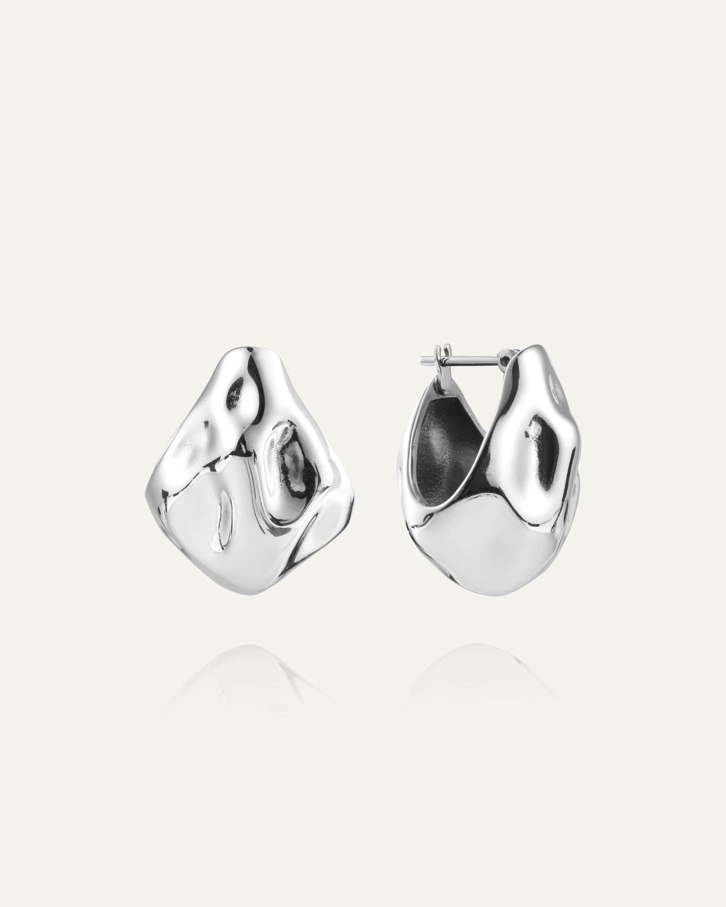 WAVY BOLDED DROP EARRING