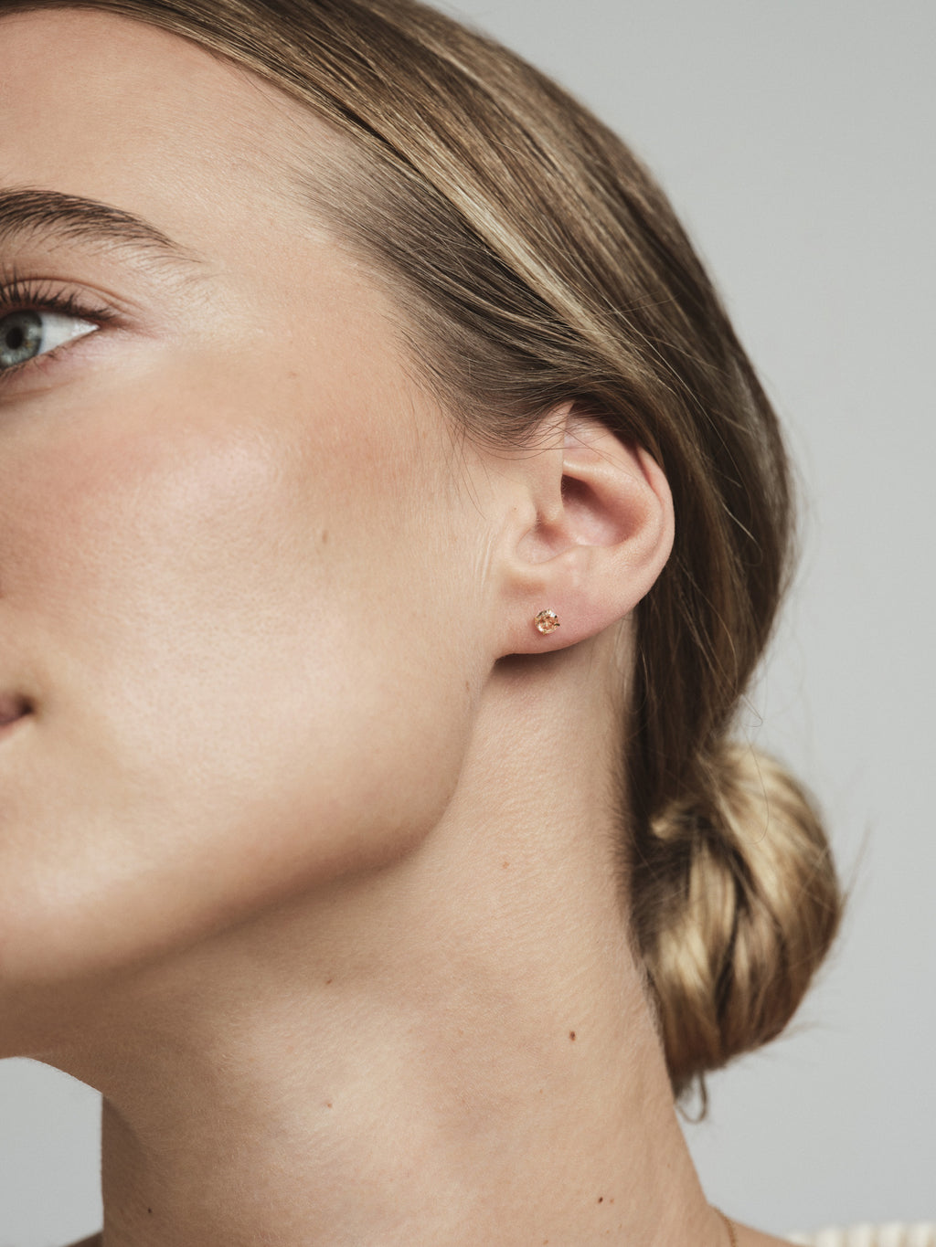 Jolie Champagne Medium Studs