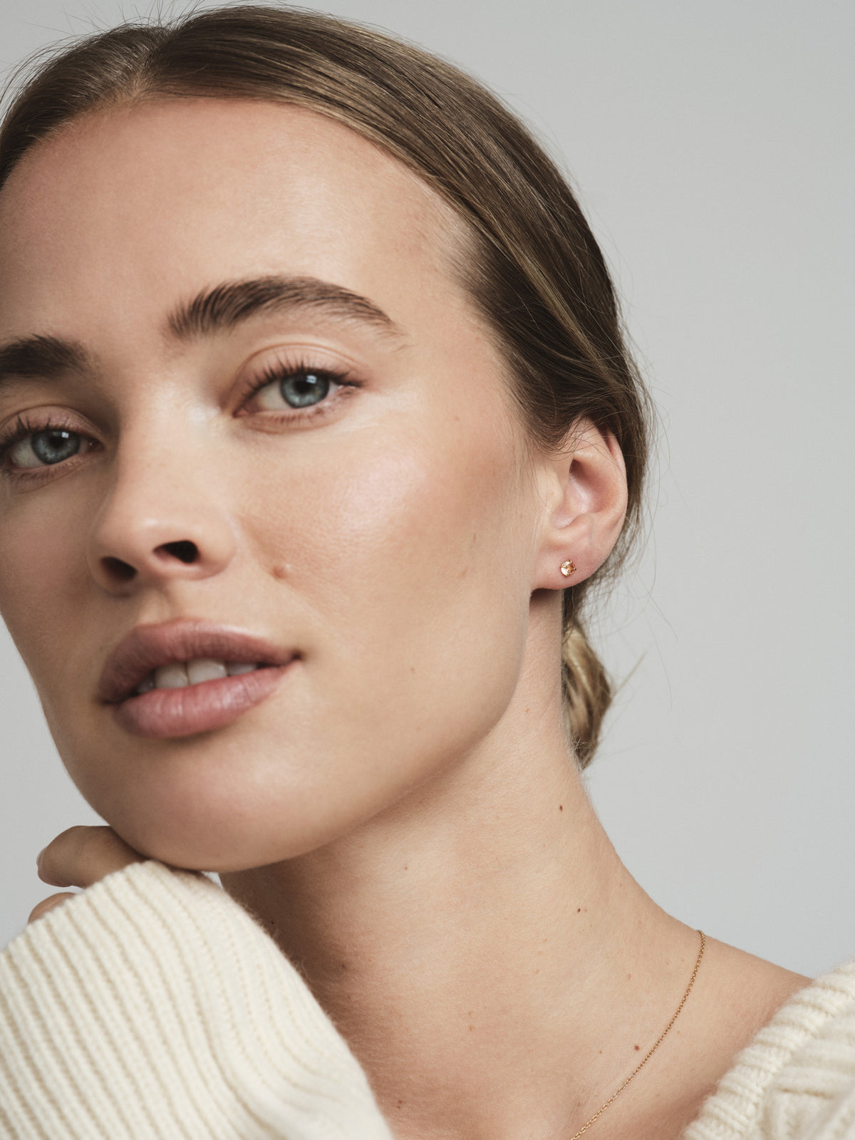 Jolie Champagne Medium Studs