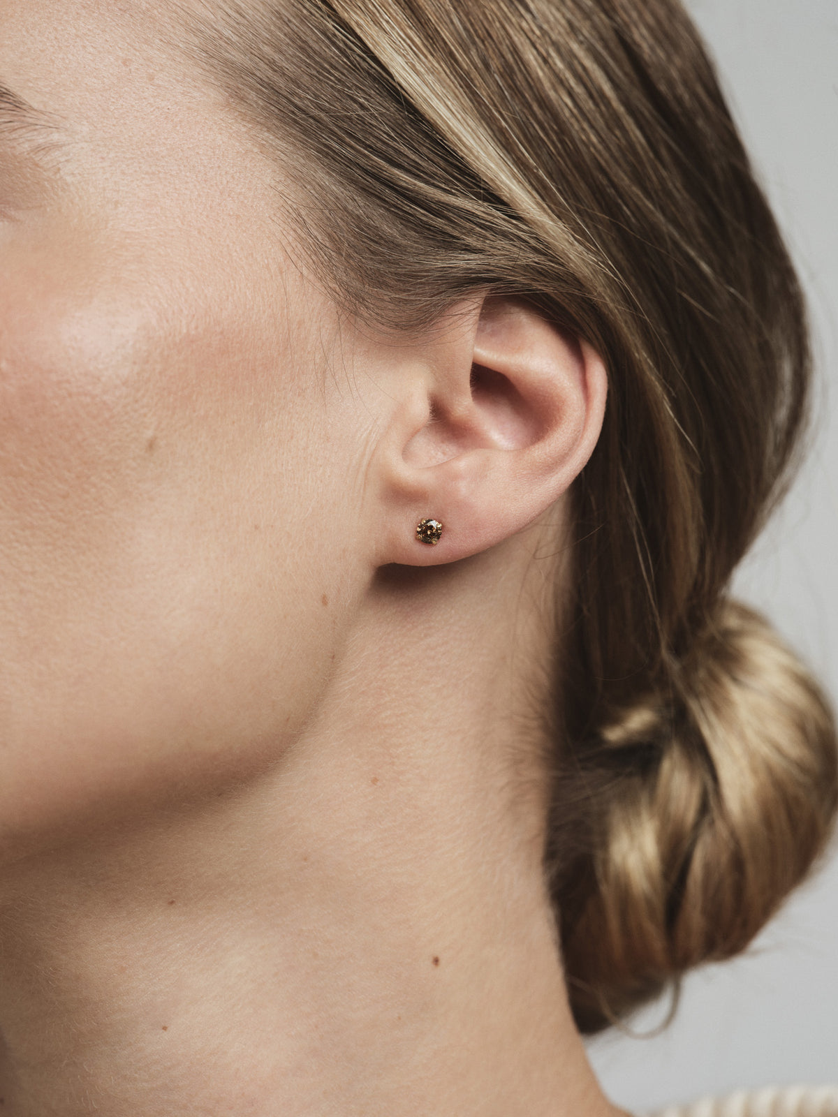Jolie Coffee Medium Studs
