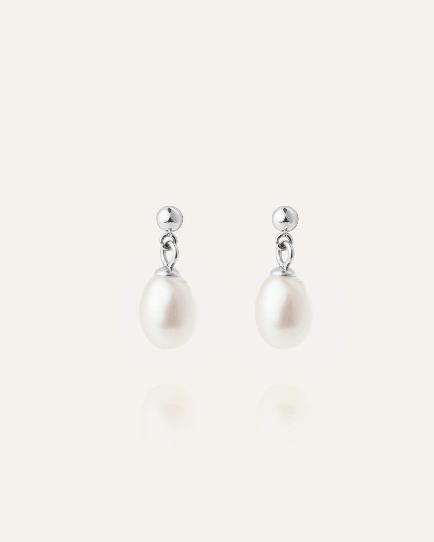 Aura Pearl Earring