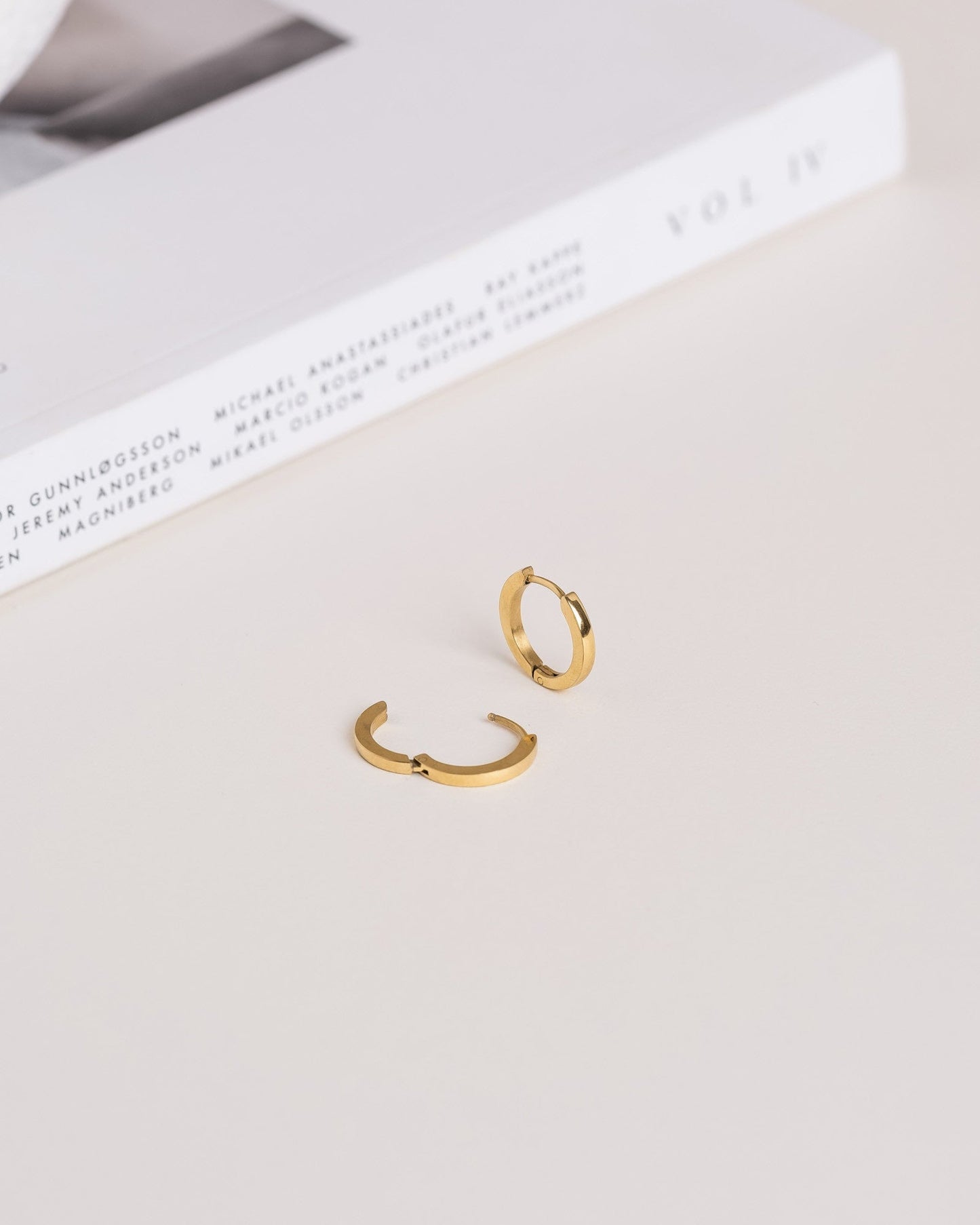 Classic Hoops Medium