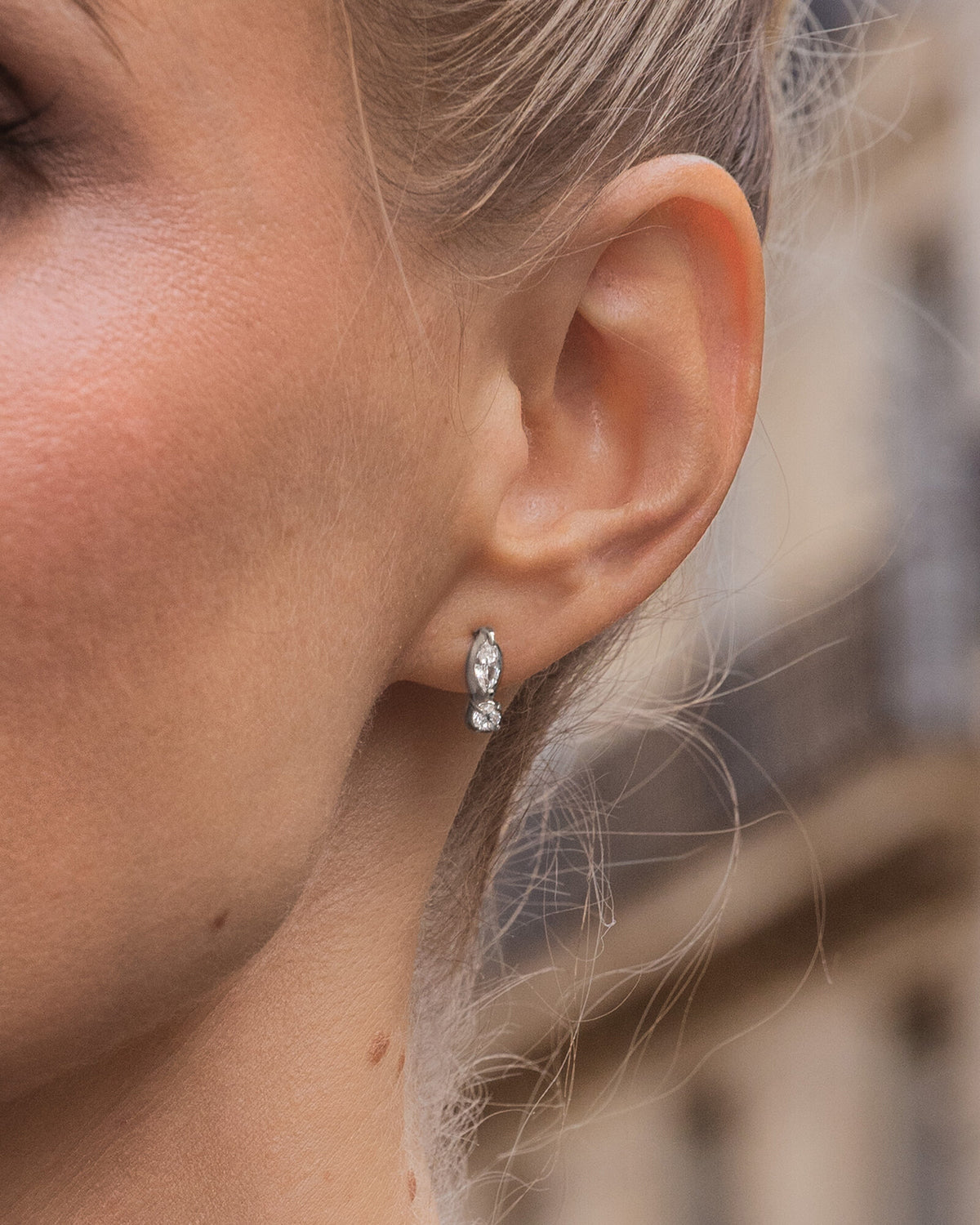 Élise Steel Studs