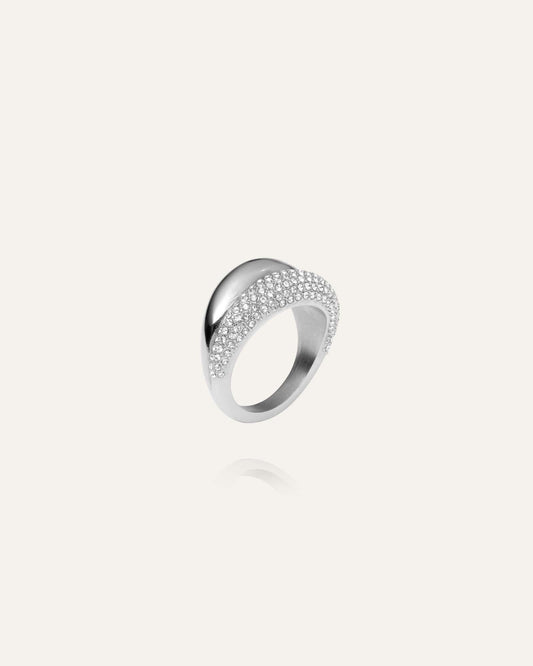 Pavé daring silver ring