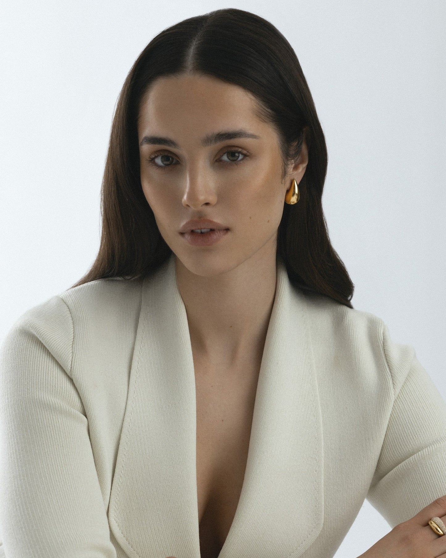 Plain daring large earring