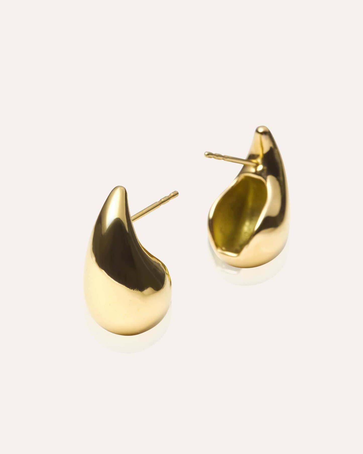 Plain daring large earring