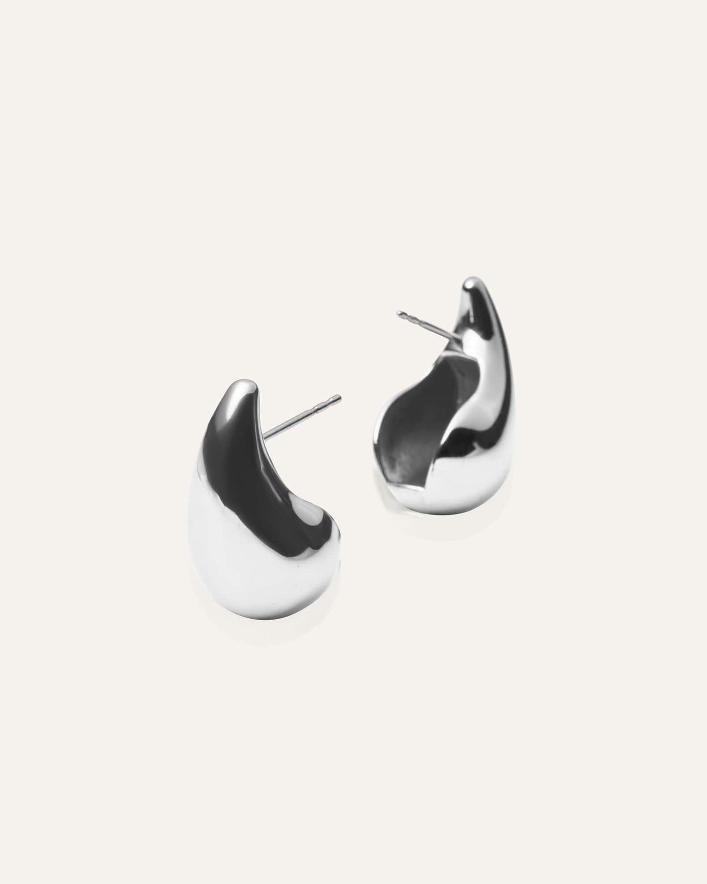 Plain daring small earring