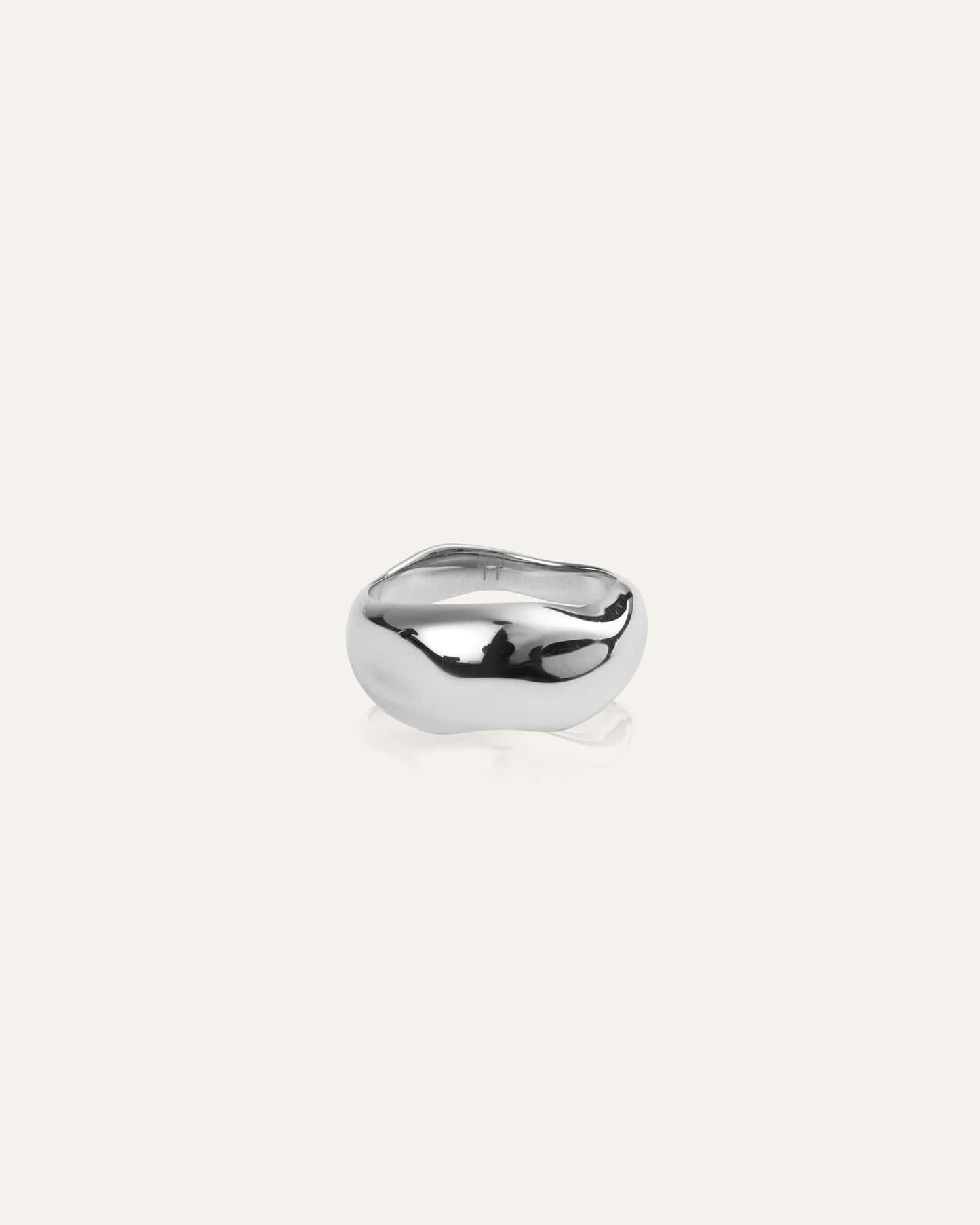 WAVY BOLDED LARGE RING