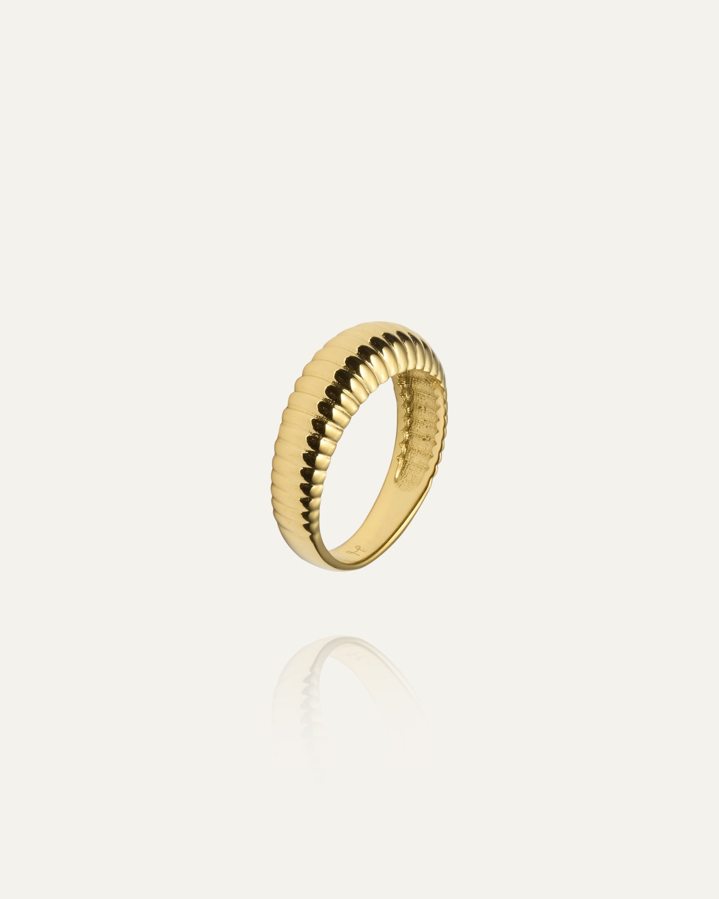 Retro Ribbed Gold Ring