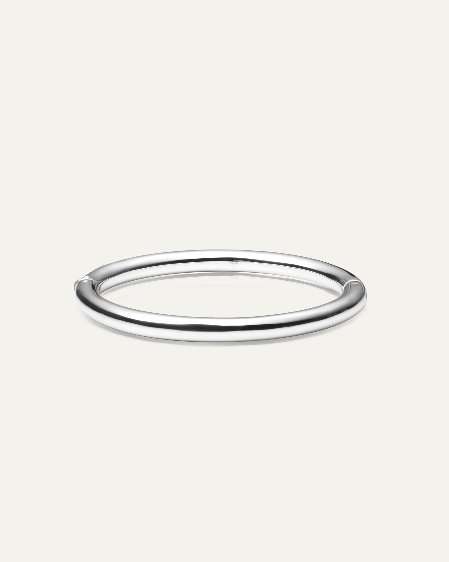 Aura Bold Silver Bangle